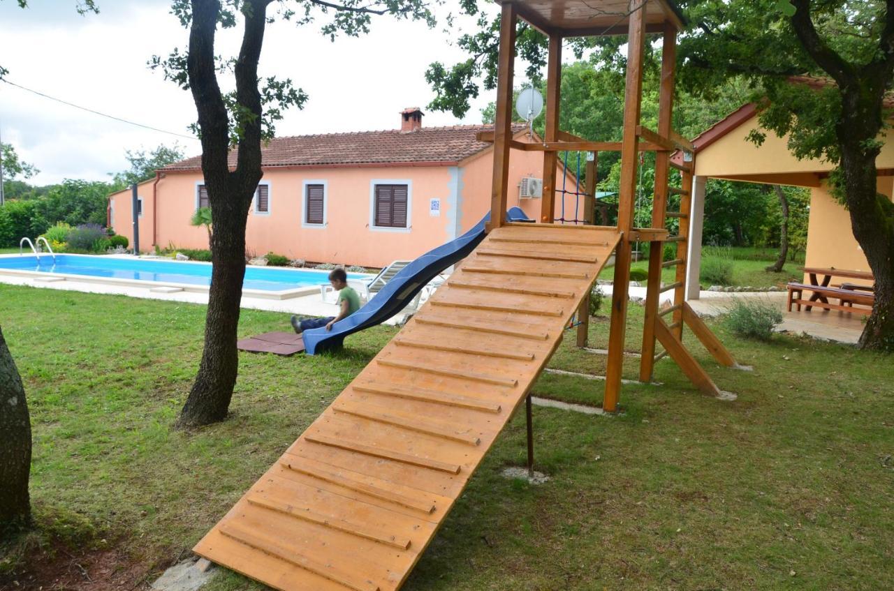 Villa Fragola - Holiday House With Large Garden Tinjan Exterior foto